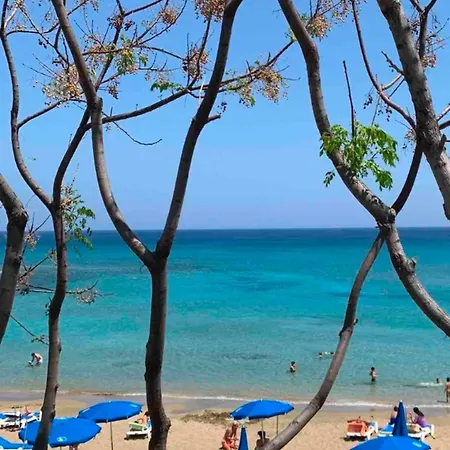 アパート Quiet Kykladesag10/near The Beach, パラリムニ